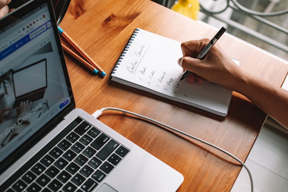 Online course planning on a laptop